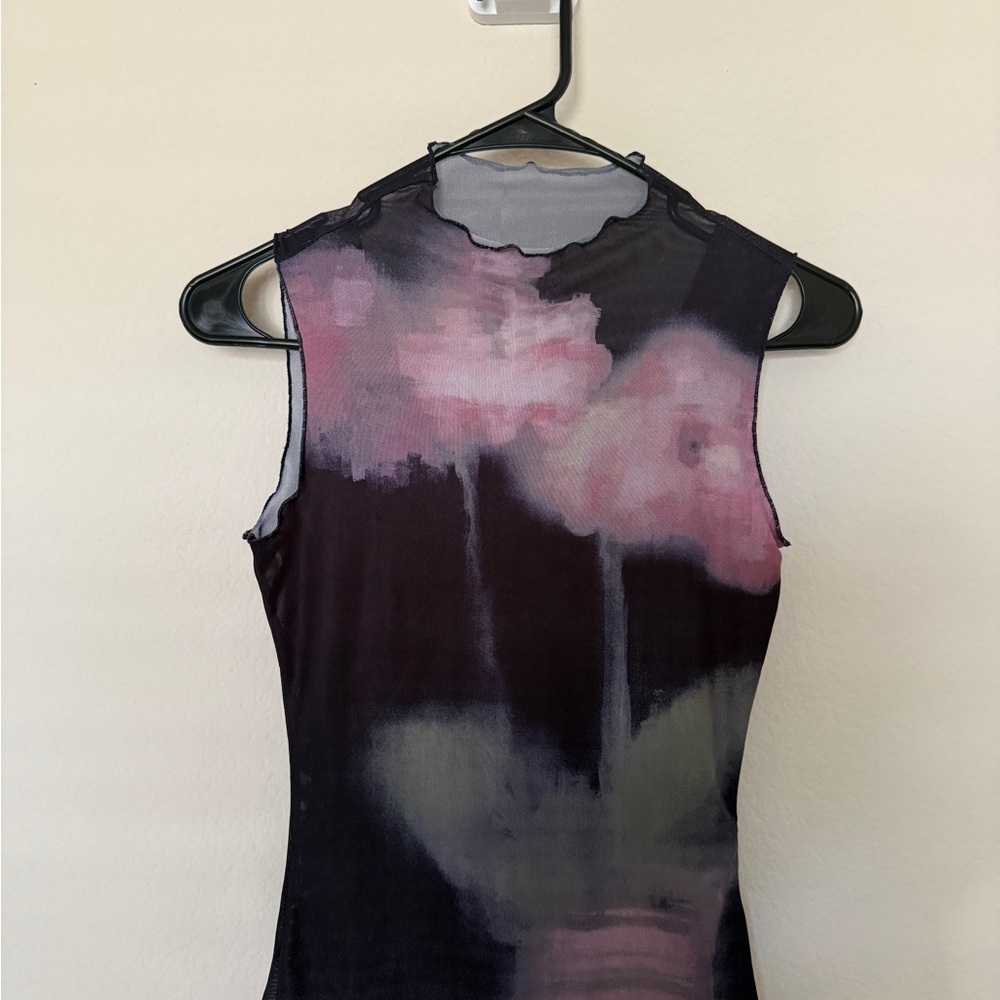 Chic Sleeveless Floral Tank Top - Black and Pink